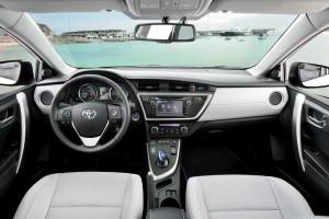 Toyota Auris Touring Sports Cockpit