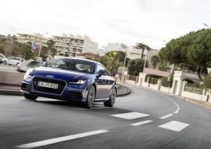 Audi TT Coupé 2014 vorne stadt