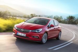 Opel Astra 2015 vorne dynamisch