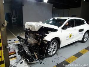 Infiniti Q30 NCAP Crashtest 2015 frontal crash