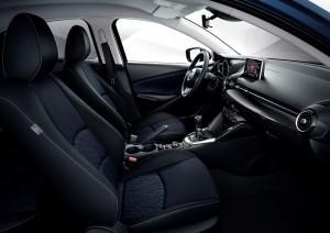 Mazda 2 Sondermodell Nakama 2016 innen vorne