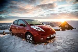 Nissan Leaf 2016 außen statisch schnee