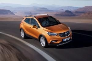 Opel Mokka X 2016 orange vorne außen dynamisch