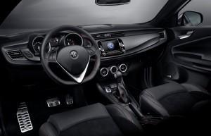 Alfa Romeo Giulietta 2016 innen cockpit