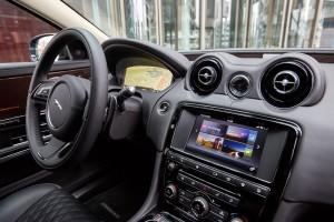 Jaguar XJ 2016 innen cockpit
