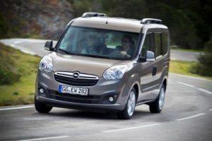 Opel-Combo-2013-ausen-dynamisch-vorne-schraeg