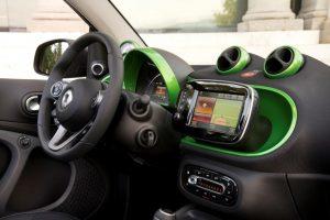 smart-fortwo-electric-2017-innen-cockpit