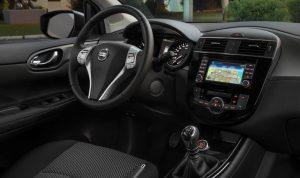 Nissan-Pulsar-Black-Edition-2017-innen-cockpit