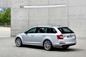 Der neue Skoda Octavia Combi 2013 hinten Seite