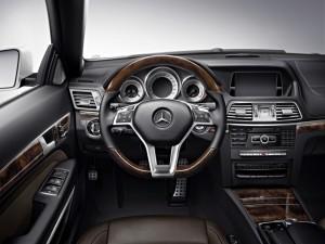 Das neue Mercedes E-Klasse Cabrio 2013 Cockpit