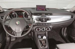 alfa romeo giulietta 2014 test cockpit