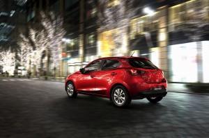 mazda 2 2015 hinten