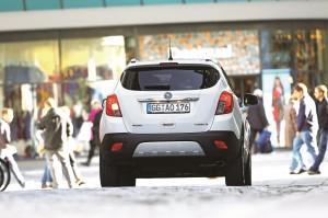 opel mokka test hinten 2014