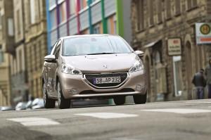 peugeot 208 test 2015