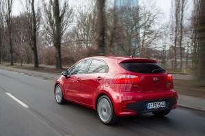 kia rio 2015 hinten