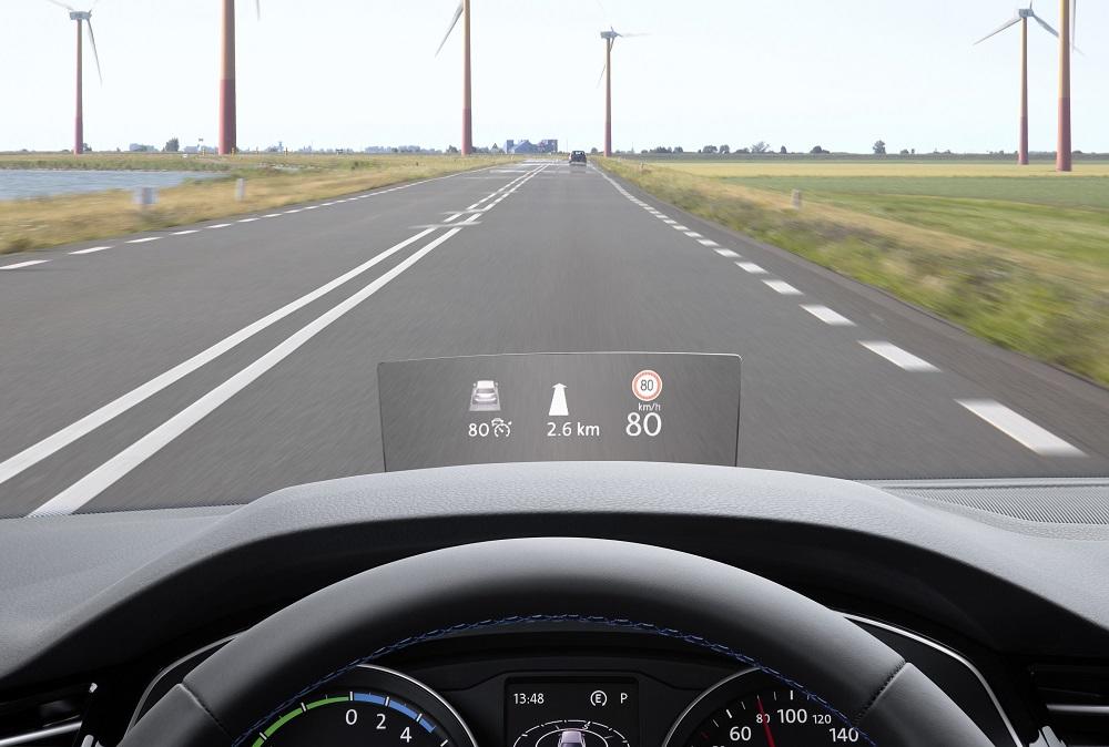 VW Passat 2015: Innovatives Head-up-Display an Bord ...