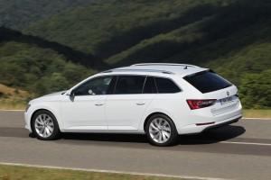 SKODA Superb Combi III 2015 hinten