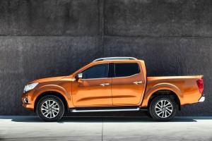 Nissan NP300 Navara 2015 seite statisch