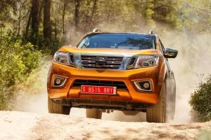 Nissan NP300 Navara 2015 vorne dynamisch