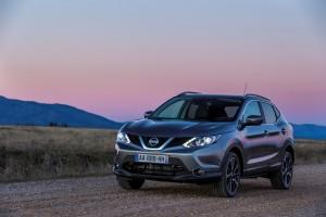 Nissan Qashqai 2015 vorne statisch