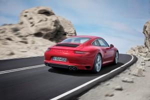 Porsche 911 Carrera 2015 hinten dynamisch