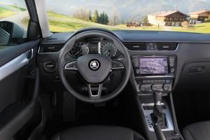 SKODA Octavia Combi 2015 Cockpit