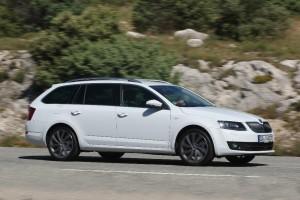 SKODA Octavia Combi 2015 Seite