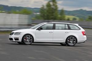 SKODA Octavia RS Combi 2015 Dynamisch seite