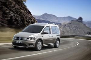 VW Caddy Alltrack 2015 seite dynamisch