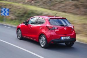 mazda 2 2015 hinten dynamisch