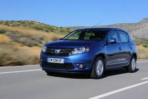 Dacia Sandero 2015 vorne dynamisch