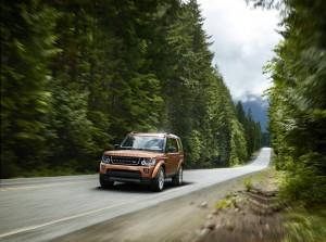 Land Rover Discovery Landmark 2015 vorne dynamisch
