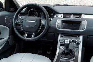 Range Rover Evoque 2015 cockpit