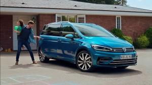 VW Touran 2015 Allem gewachsen Kampagne