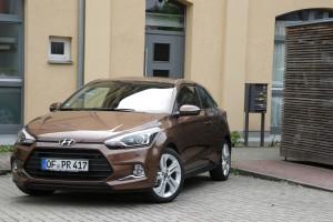 Hyundai i20 Coupe 2015 außen vorne statisch