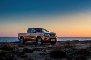 Nissan NP 300 Navara 2015 außen vorne statisch