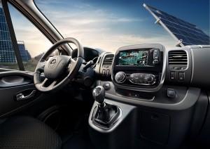 Opel Vivaro 2015 innen cockpit