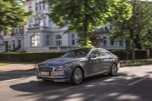 Genesis G90 2015 außen vorne dynamisch