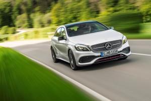 Mercedes A Klasse 2015 außen vorne dynamisch