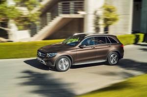 Mercedes GLC 2015 außen dynamisch seite