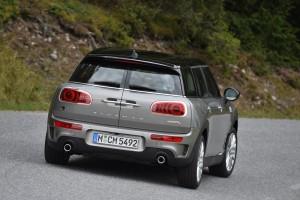 Mini Clubman silber 2015 hinten dynamisch