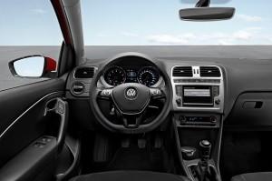 VW Polo 2015 innen cockpit