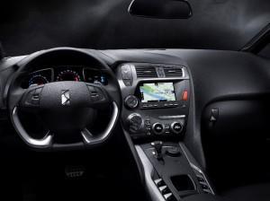 DS 5 2015 innen cockpit navi