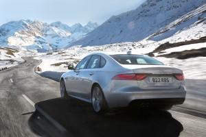 Jaguar XF 2016 außen hinten dynamisch