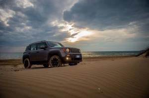 Jeep Renegade Night Eagle 2016 Sondermodell außen seite dynamisch