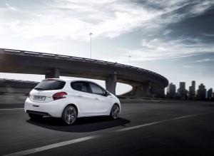 Peugeot 208 2016 außen hinten dynamisch