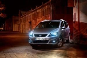 Seat Alhambra 2015 silber außen vorne statisch