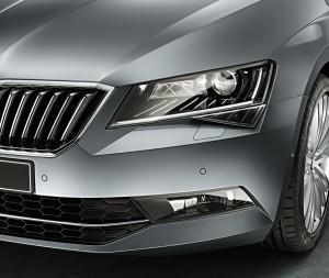 Skoda Superb 2015 außen scheinwerfer