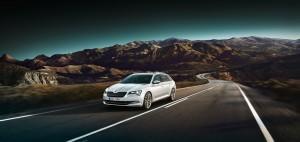 Skoda Superb Combi 2015 außen dynamisch vorne