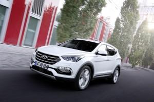 Hyundai Santa Fe 2016 vorne dynamisch außen